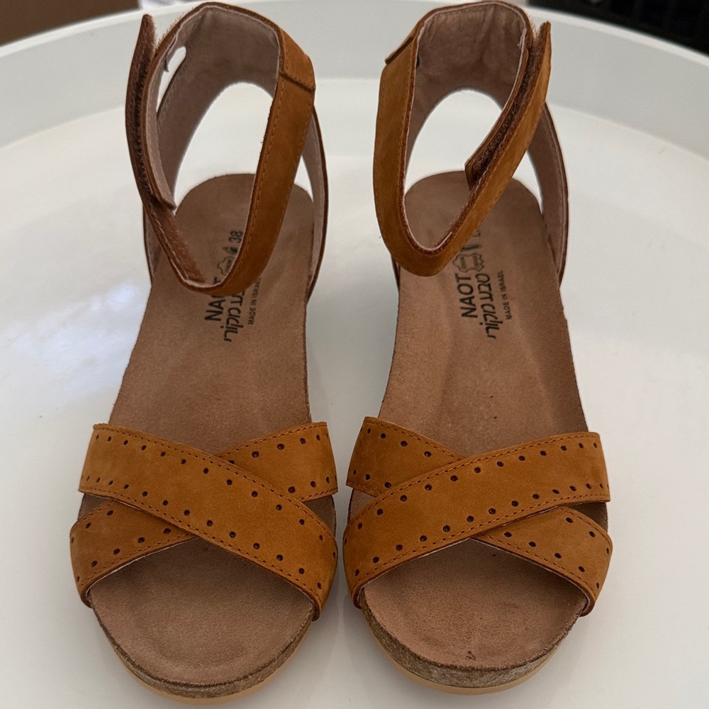 Women's Naot Sandals size 38